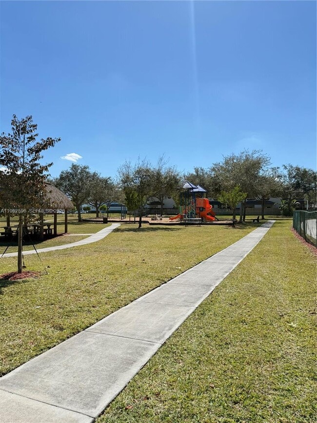 Building Photo - 2223 SE 23rd Ave