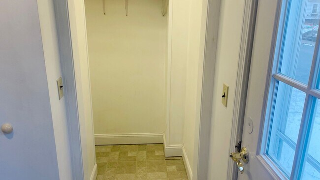 Building Photo - 73-75 Wallingford Ave