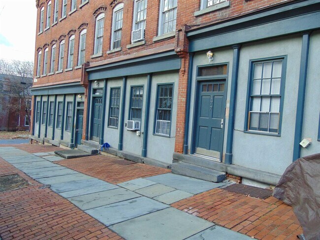 Primary Photo - 173 Union St
