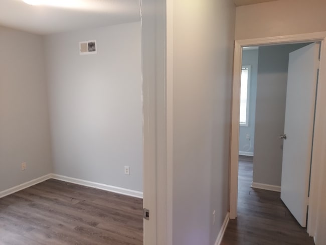 Building Photo - 797 Cavalier Dr