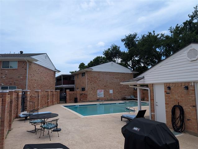 Building Photo - 4715 Skillman St