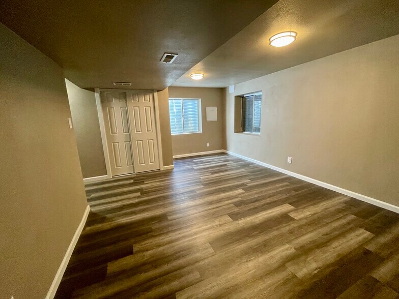 Building Photo - 1422 Hyacinth Way