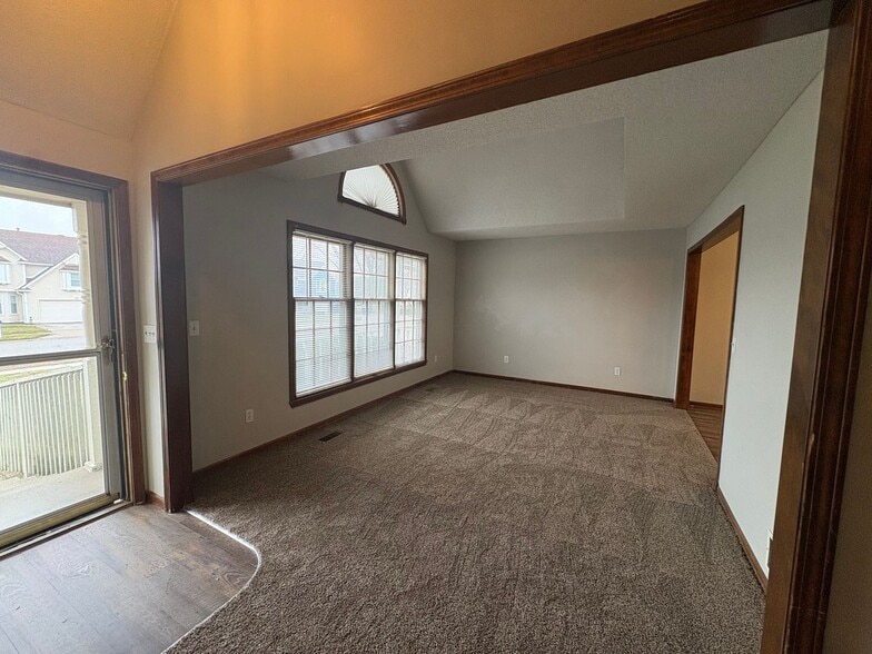 Building Photo - 720 Northpoint Ave