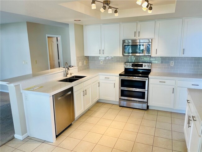 Building Photo - 25472 Day Lily Dr