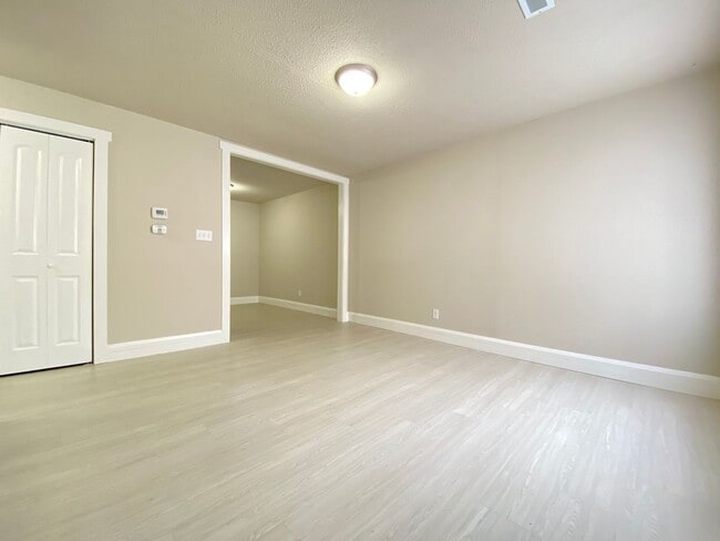 Building Photo - 3 Bedroom Home In Gary