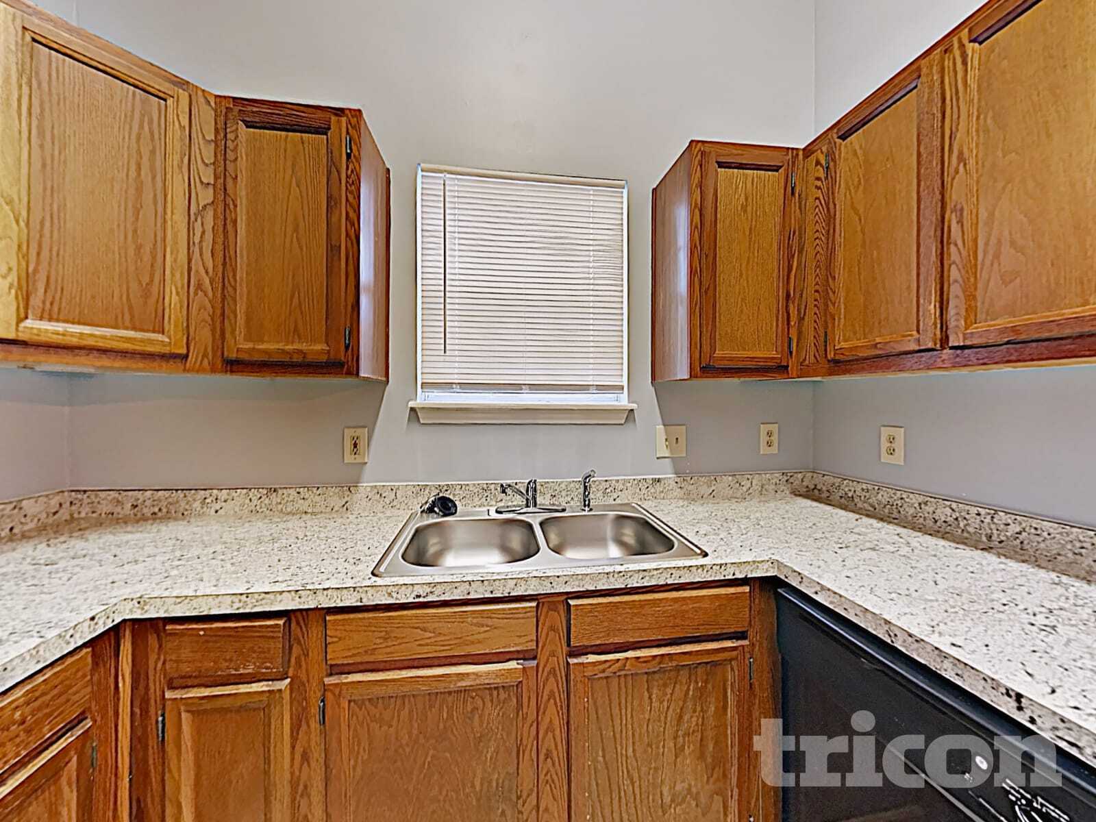 Building Photo - 225 Salusbury Ln