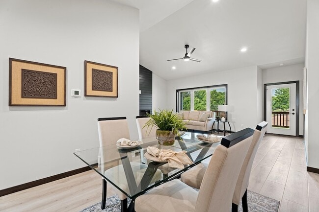 Building Photo - 1107 S Foss Ave