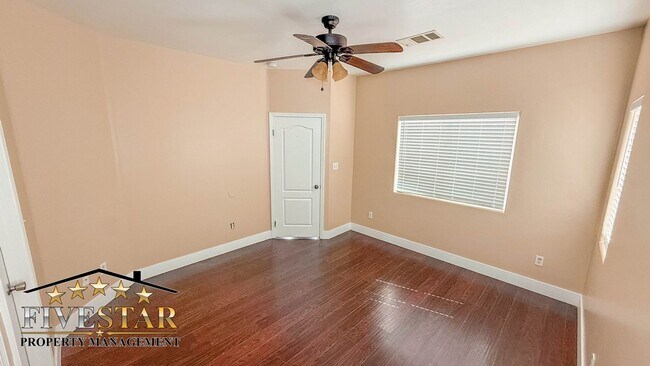 Building Photo - 1733 Pyxis St