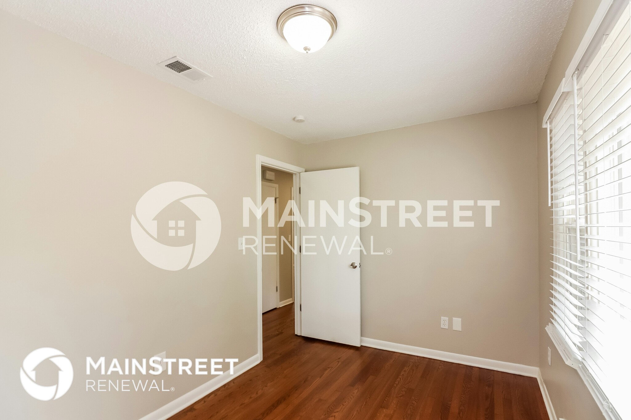 Building Photo - 11713 Lawndale Ave