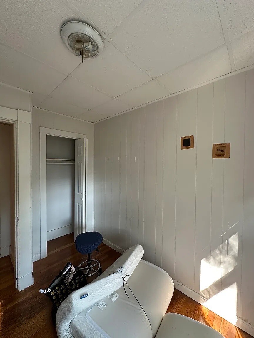 Building Photo - 384 Washington St