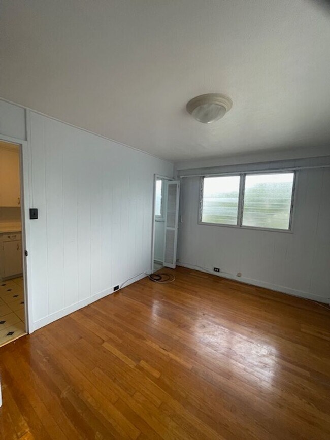 Building Photo - 1 Bedroom in Honolulu