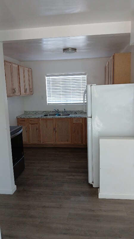 Building Photo - 190 W Alamo St