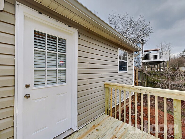 Building Photo - 6010 Waggoner Ct