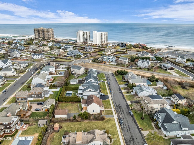 Building Photo - 7 Anderson St