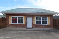 Building Photo - 118 Peonia Rd