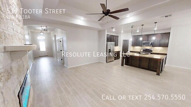 Building Photo - 519 Tooter St