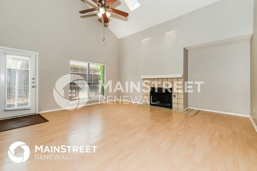 Building Photo - 6820 Moccasin Dr