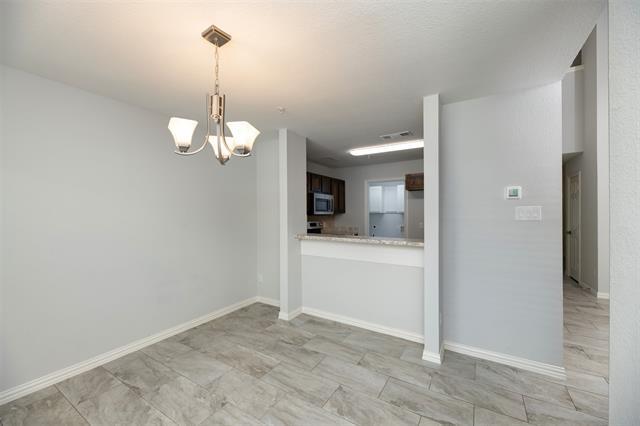 Building Photo - 831 Summercreek Dr