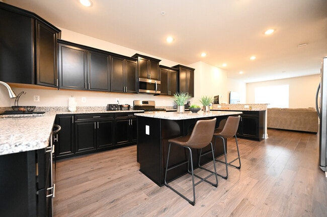 Building Photo - 522 Calvert Way