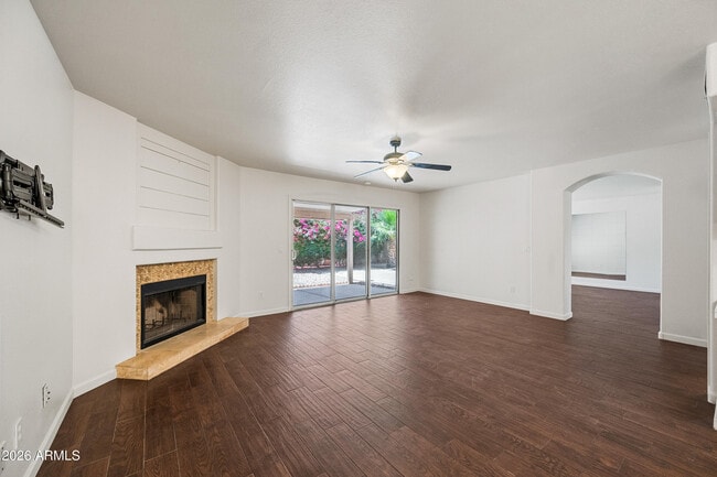 Building Photo - 921 W Sun Coast Dr