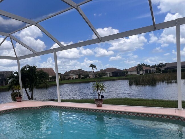 Building Photo - 2BR+Office with sleeper/2BA Single Family ...
