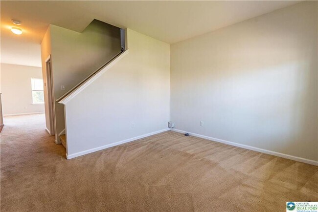 Building Photo - 955 King Way