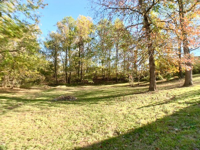 Building Photo - 3401 Oak Lawn Dr