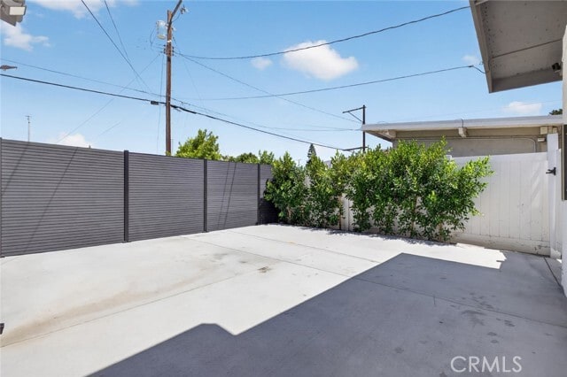 Building Photo - 10806 Paso Robles Ave