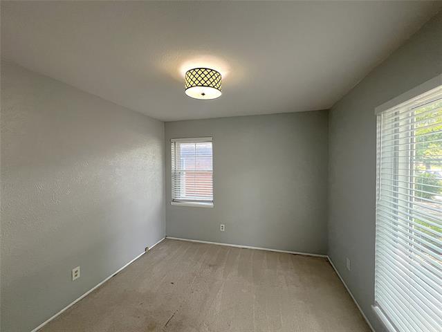 Building Photo - 804 Wateka Way