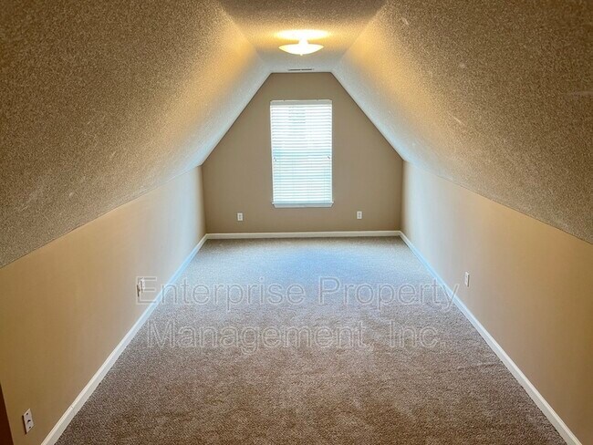 Building Photo - 9221 Lazzini Cove