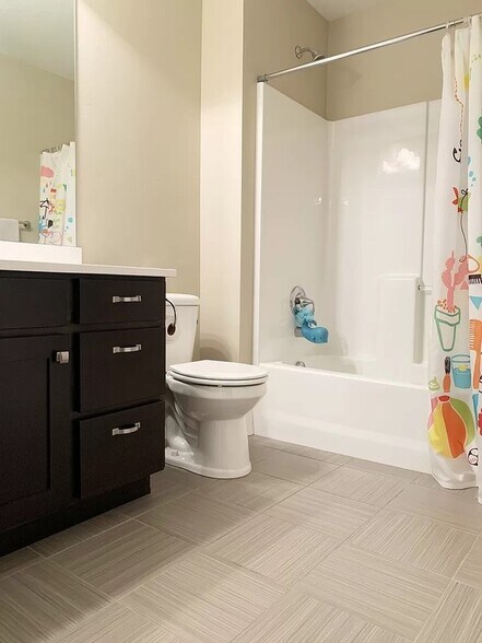 Building Photo - 3222 Manor View Dr