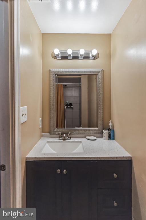 Building Photo - 4600 Linmar Ct