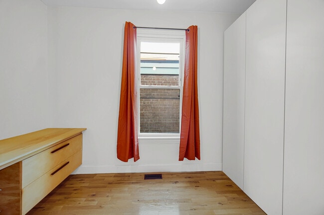 Building Photo - 1510 W Cullerton St