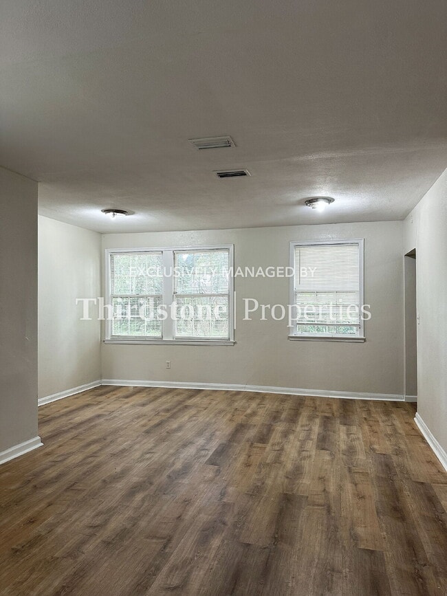 Building Photo - 7959 Concord Blvd W