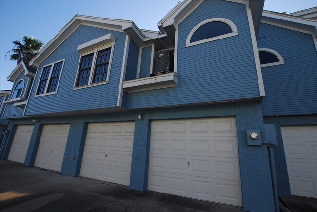 Building Photo - 3100 75th St