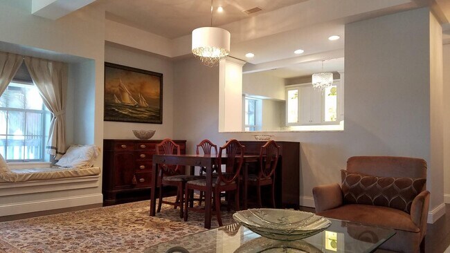 Building Photo - 212 St Johns Ave