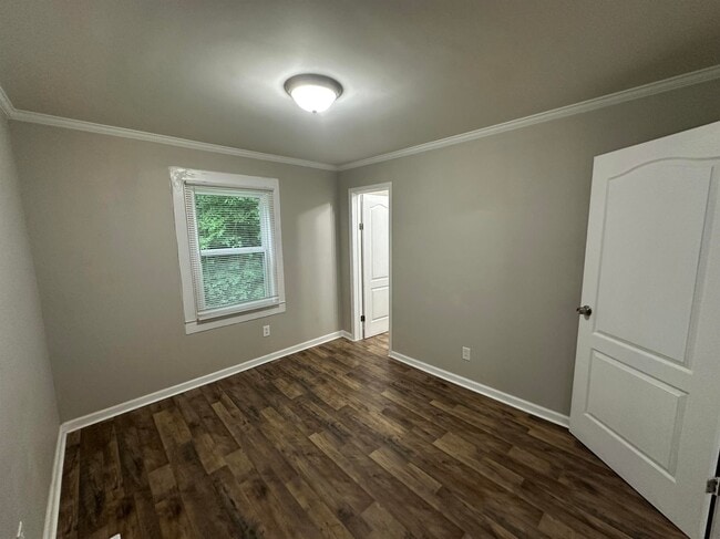 Building Photo - 420 Airline Ext