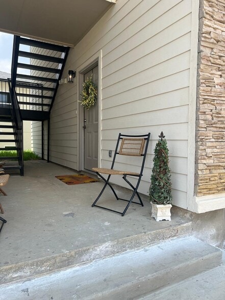 Building Photo - 1201 Gage Ave