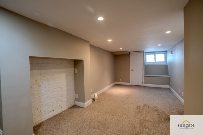 Building Photo - 503 S East Ave