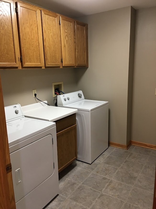 Laundry Room - 2042 Cliff Alex Ct S