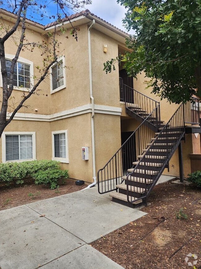 Building Photo - Three Bedroom Condo with 2 Car Attached Ga...