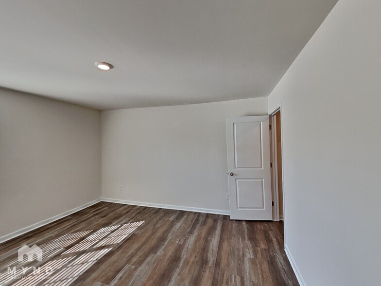 Building Photo - 2331 Mdw Strm Dr