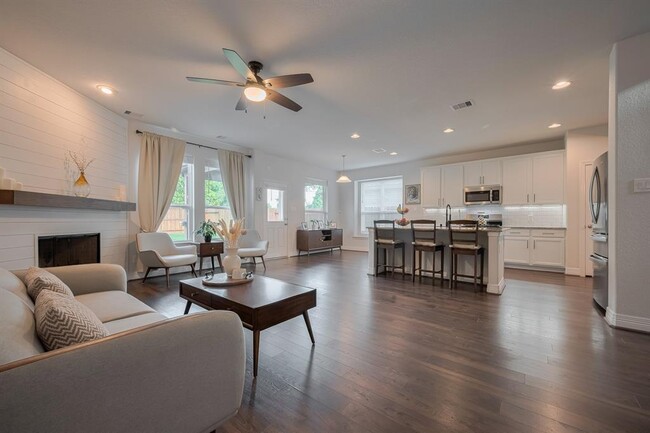 Building Photo - 3114 Calla Lily Trl
