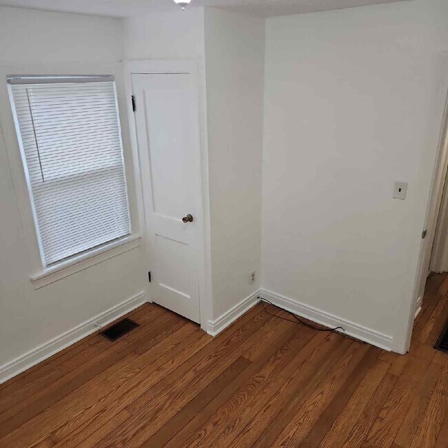 Building Photo - 1015 Camden Ave