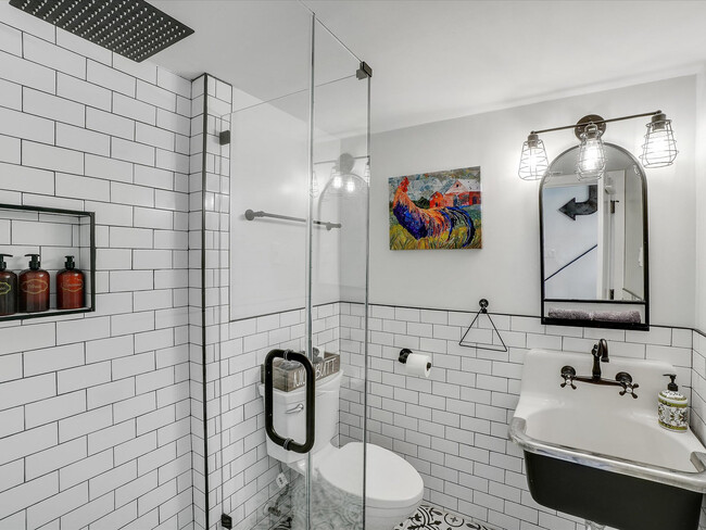 Building Photo - 1400 Shadow Brook Trail