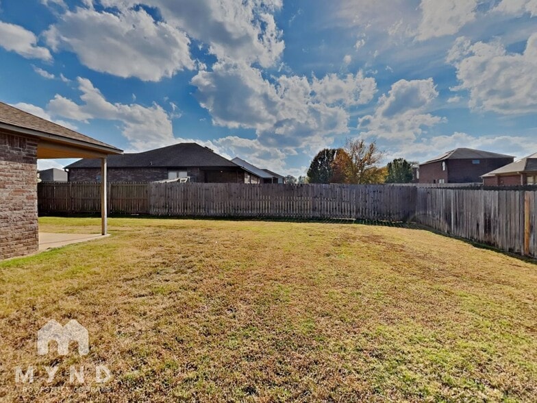 Building Photo - 21 Bristol Dr