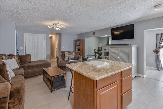 Building Photo - 3112 Oranole Rd