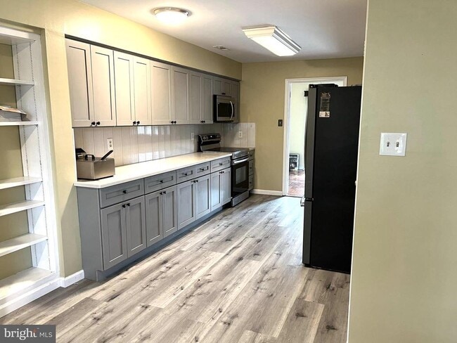 Building Photo - 204 Clover Hill Ct