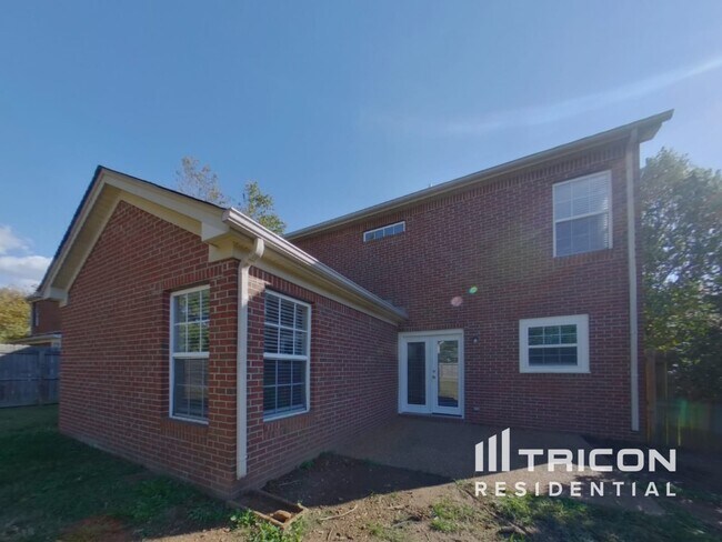 Building Photo - 8005 Penbrook Dr