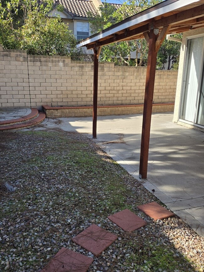 Building Photo - 10754 Westonhill Dr